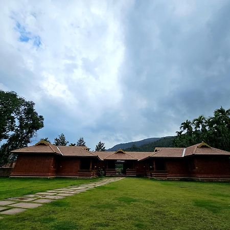 Parampara Resort Chikmagalur Kalasa Exterior photo